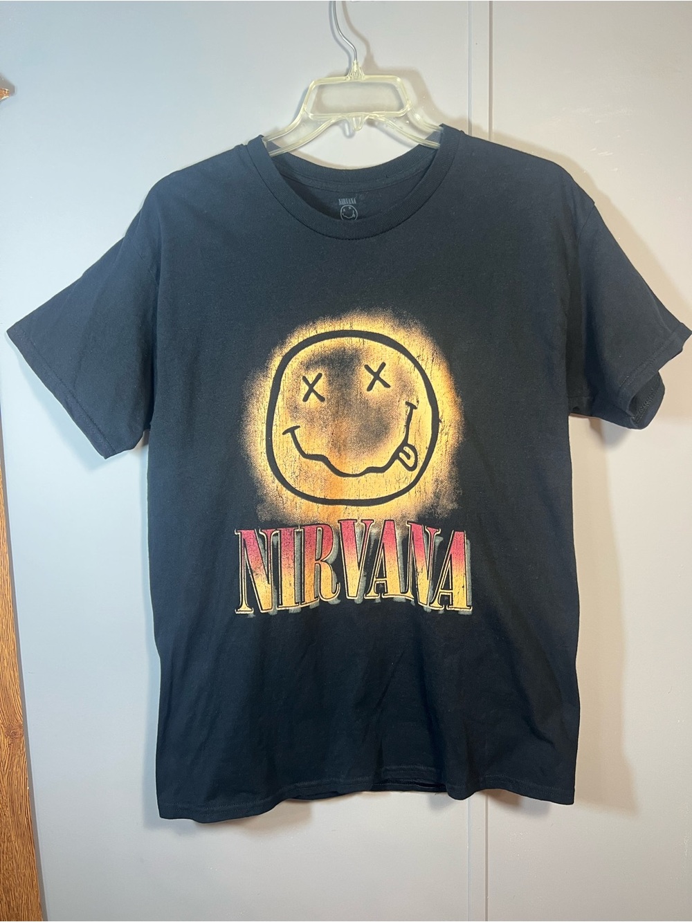 NIRVANA Smiley Face Band T-shirt Black Graphic Crewneck Short Sleeve Size L